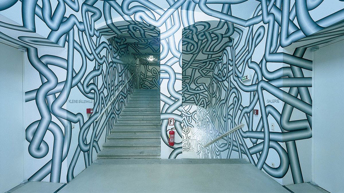 你確定這是一條筆直的隧道嗎？奧地利藝術家畫上幾條線就足以讓空間顛倒！_(6).jpg