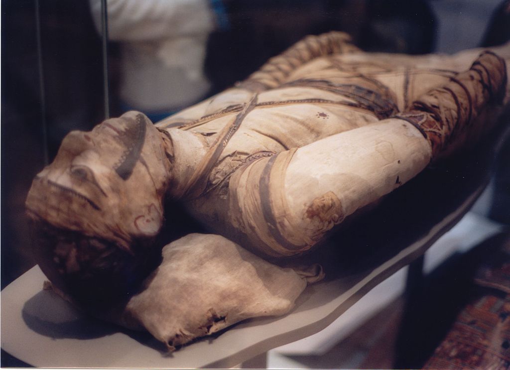 大英國物館藏埃及木乃伊。圖取自artnet。.jpg