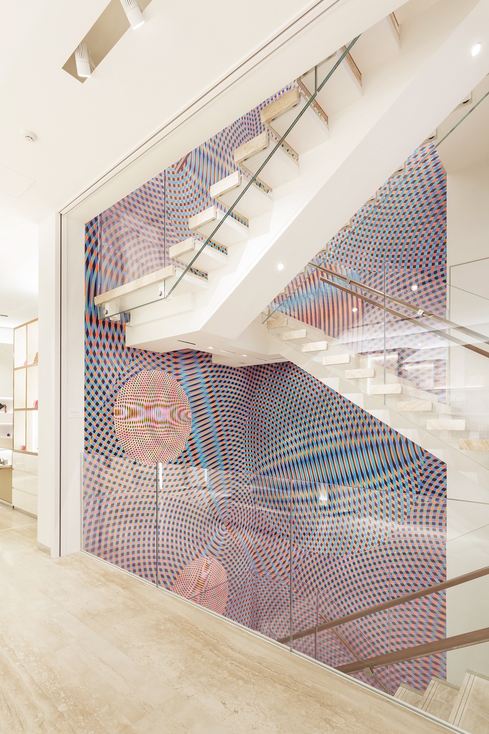 位於日本表參道的Longchamp全新旗艦店，攜手澳洲知名的藝術家John_Aslanidis，為店上量身打造巨幅的錯視藝術作品Sonic_Network_No._18_(3)_.jpg