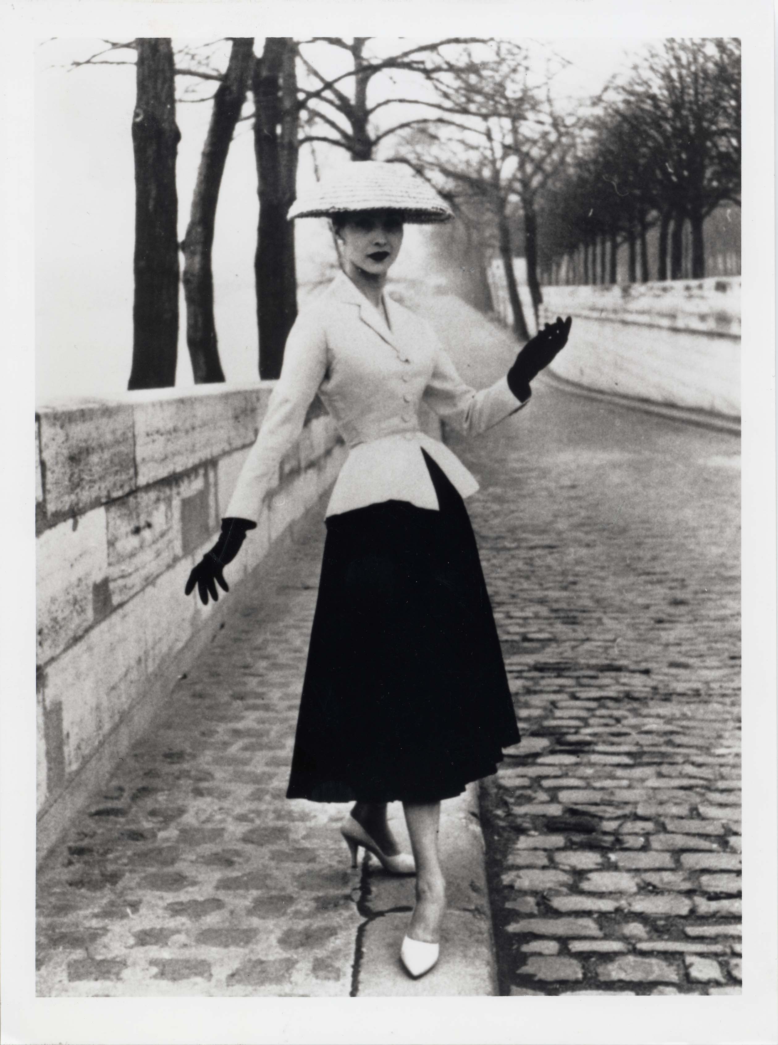 New_Look震撼時尚70週年！Dior時尚插畫與攝影集_為永恆優雅定格25.jpg