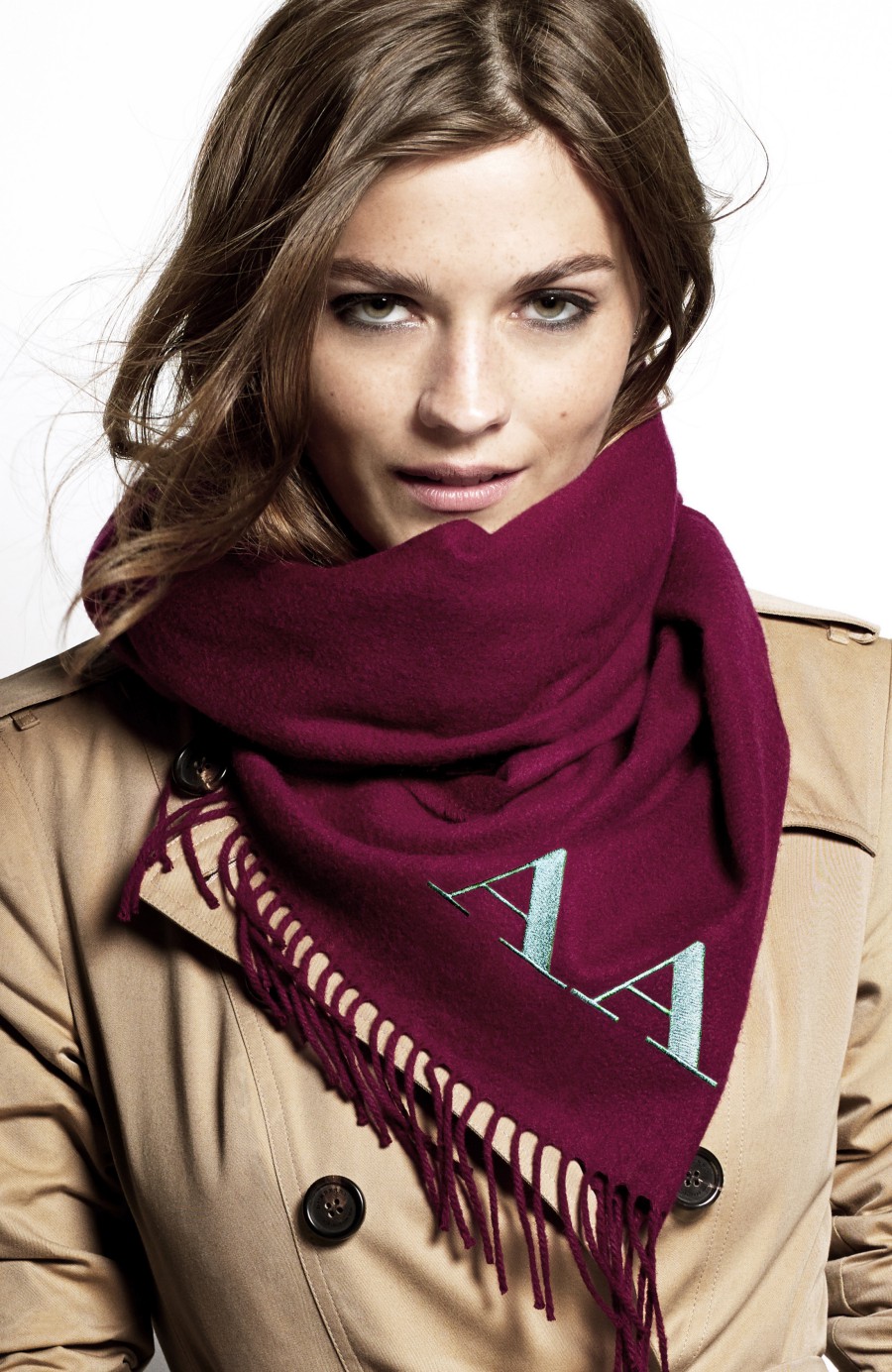 Burberry_Scarf_Styling_-_The_Bandana_featuring_Amber_Anderson.jpg