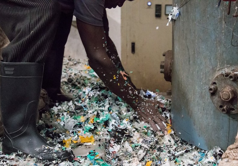 最高罰4萬美金、還得坐4年的牢_貧窮肯亞為了環保下達全球最嚴格塑膠袋禁令！台灣做得到嗎？(5).jpg