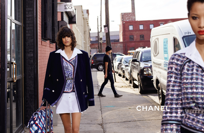 卡爾拉格裴親自掌鏡Chanel_2016春夏廣告_展演輕盈明亮的時髦意象_2.jpg