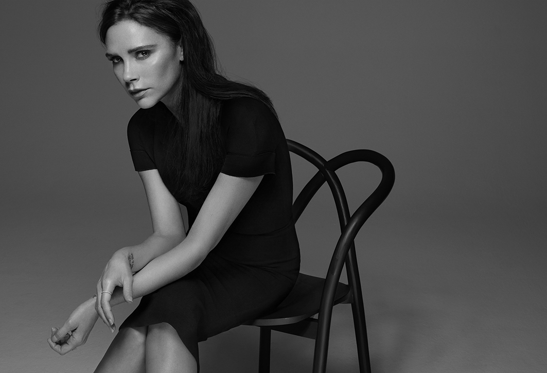 new2_VBxEL_Victoria_Beckham_Portrait_Global_Free_Online_+_Print_Editorial_Only_Expiry_December_31_2016_09.png