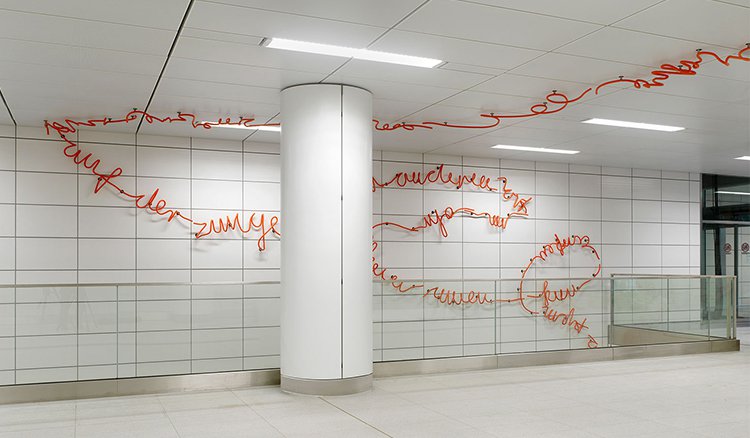 當你上班途中完全沒有廣告干擾……德國杜塞爾多夫打造一條完全沒有廣告的藝術地鐵！_(5).jpg