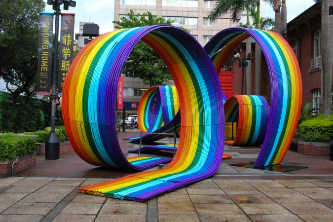 羅納德．溫杜拿《彩虹連結》。圖／非池中藝術網攝。.jpg