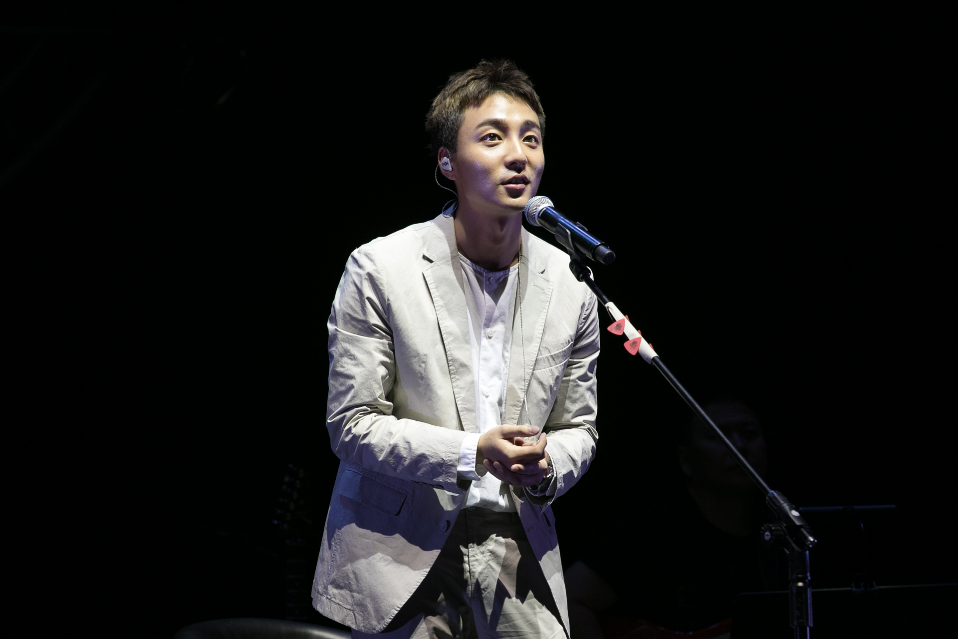 韓國唱作歌手超親民_Roy_Kim三度來台成台灣通_演唱會開放自拍大秀舞技4.jpeg