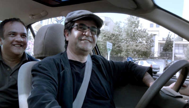 《計程人生》伊朗名導賈法潘納希利用偷拍卻贏得柏林影展金熊獎.jpg