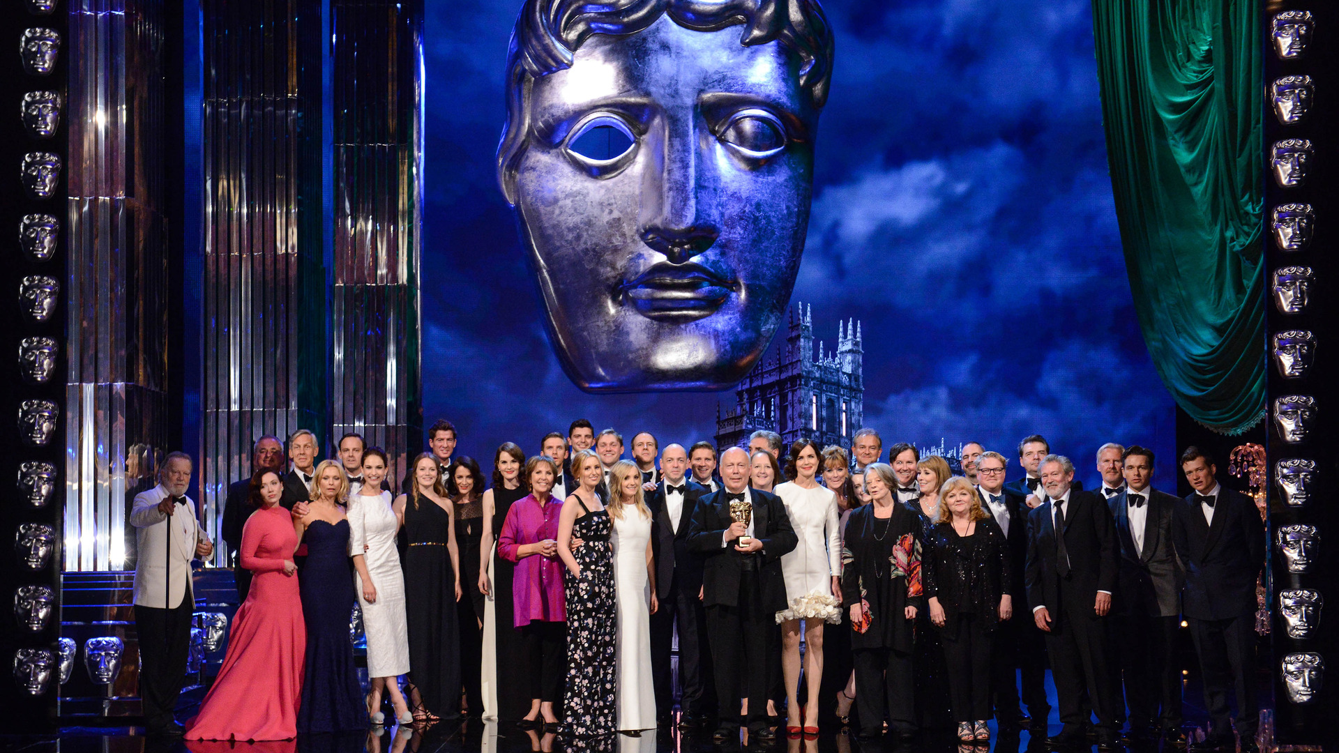 《唐頓莊園》獲頒BAFTA特別貢獻獎_「大表哥」丹史蒂文斯、蜜雪兒道克瑞眾星再聚首.jpg