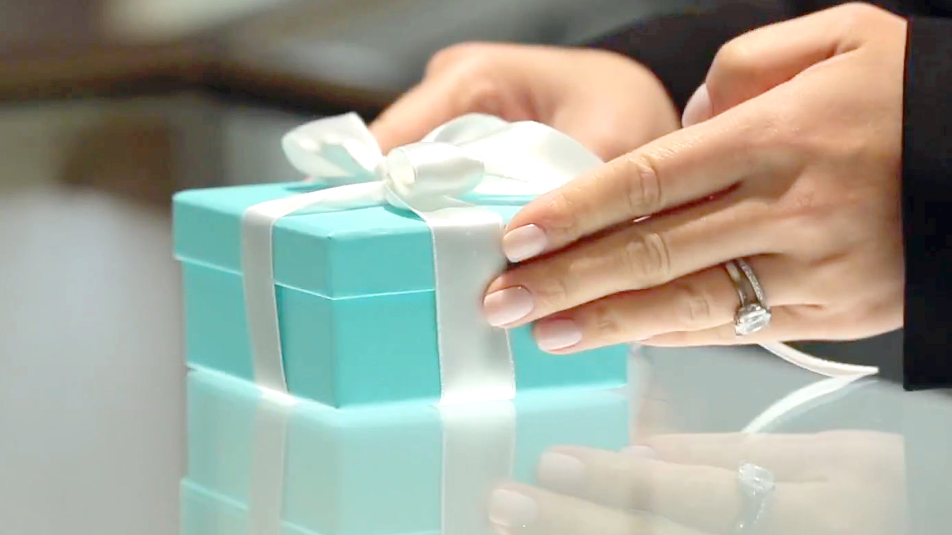 奧黛麗赫本也瘋狂著迷的浪漫時刻_時尚紀錄片《真愛Tiffany》揭開藍色盒子裡的動人傳奇_(3).jpg