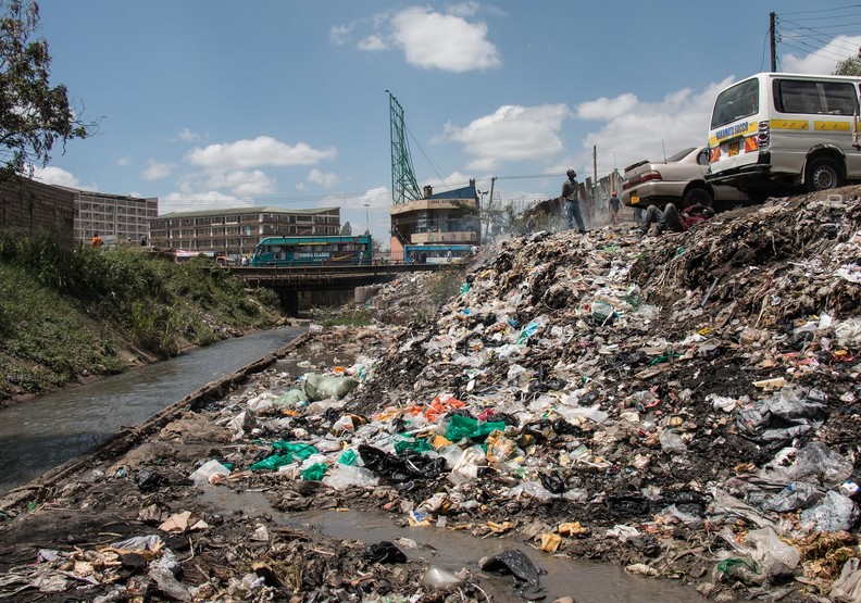 最高罰4萬美金、還得坐4年的牢_貧窮肯亞為了環保下達全球最嚴格塑膠袋禁令！台灣做得到嗎？(4).jpg