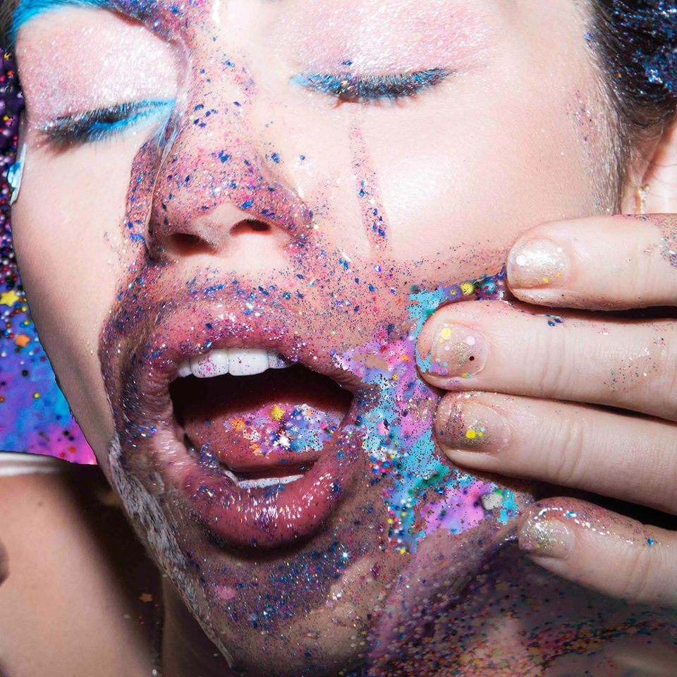麥莉《Miley_Cyrus_Her_Dead_Petz》.jpg