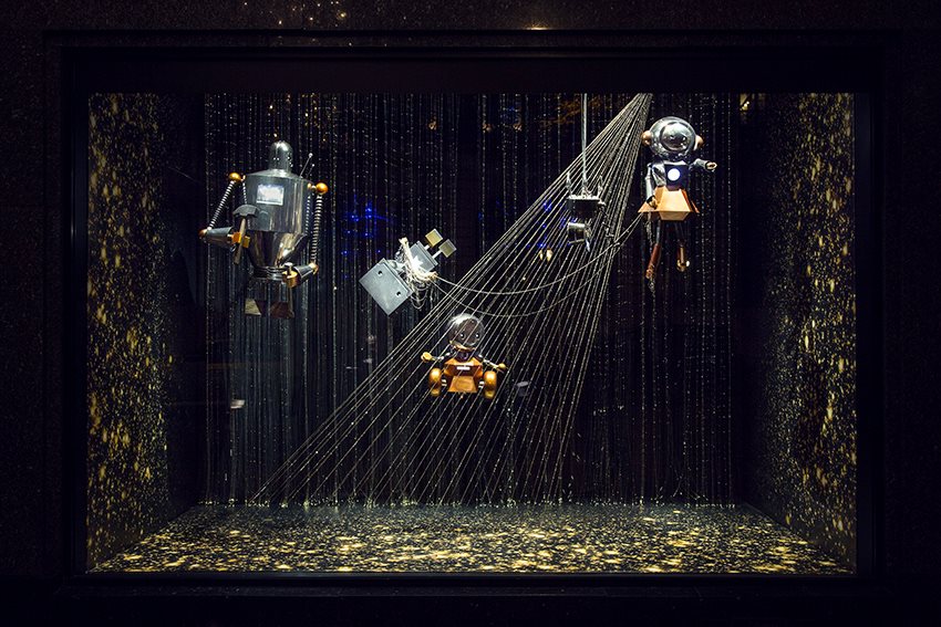 巴黎老佛爺百貨打造星戰科幻聖誕櫥窗3.jpg