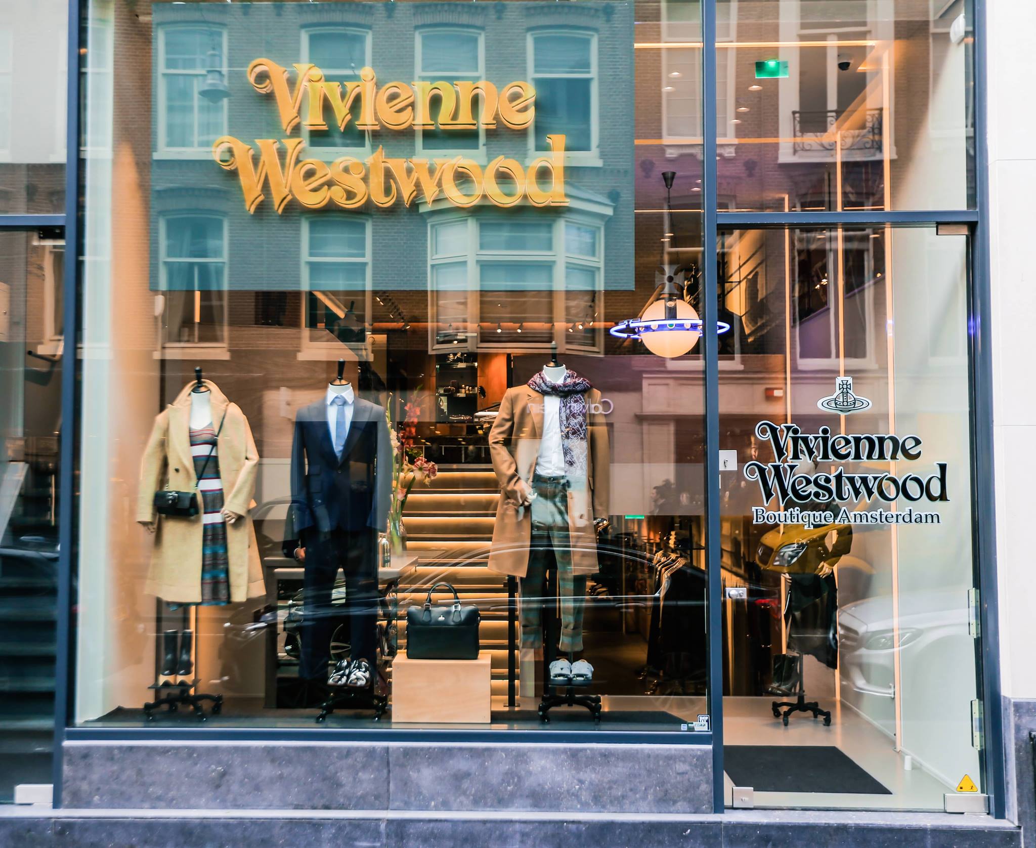 【時尚產業一週要事】Vivienne_Westwood利潤衰退近2成、Valentino計畫明年上市、Under_Armour高層紛紛出走、J._Crew再關39間店4_.jpg