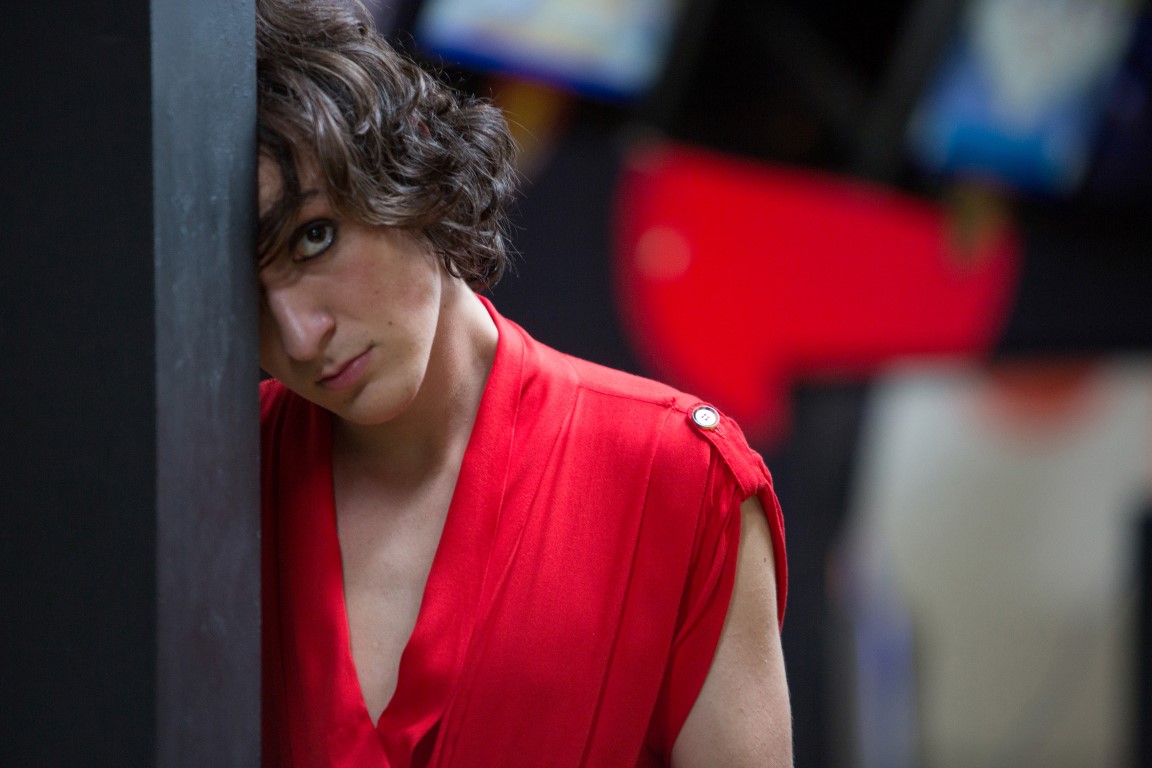 巴西女導演安娜慕依拉緹的新片《別叫我兒子》用性別認同等角度來關注家庭議題，一新耳目.jpg