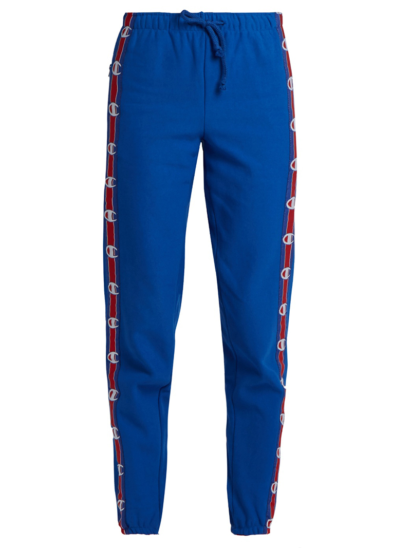 Vetements_×_Champion聯名款藍色休閒褲，NTD28,800，現於團團精品獨家販售中！.jpg