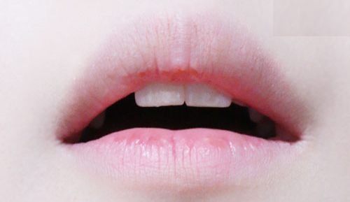 漂亮的唇色的秘密，唇膏這樣擦才持久顯色！_(2).jpg