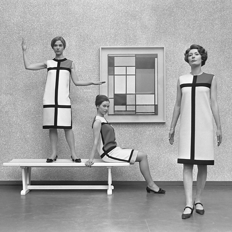 Mondriaanmode_door_Yves_St_Laurent_1966.jpg