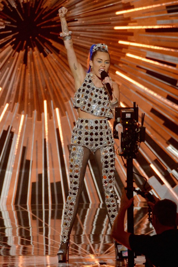 麥莉Miley_Cyrus_2015_MTV_VMA2.jpg