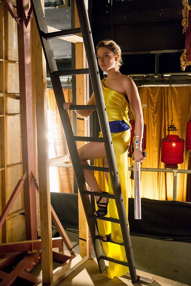喬安娜為女主角伊爾莎設計的黃綠色禮服，是件能禁得起拉扯、摩擦、浸濕和各種極限動作的服裝。.jpg