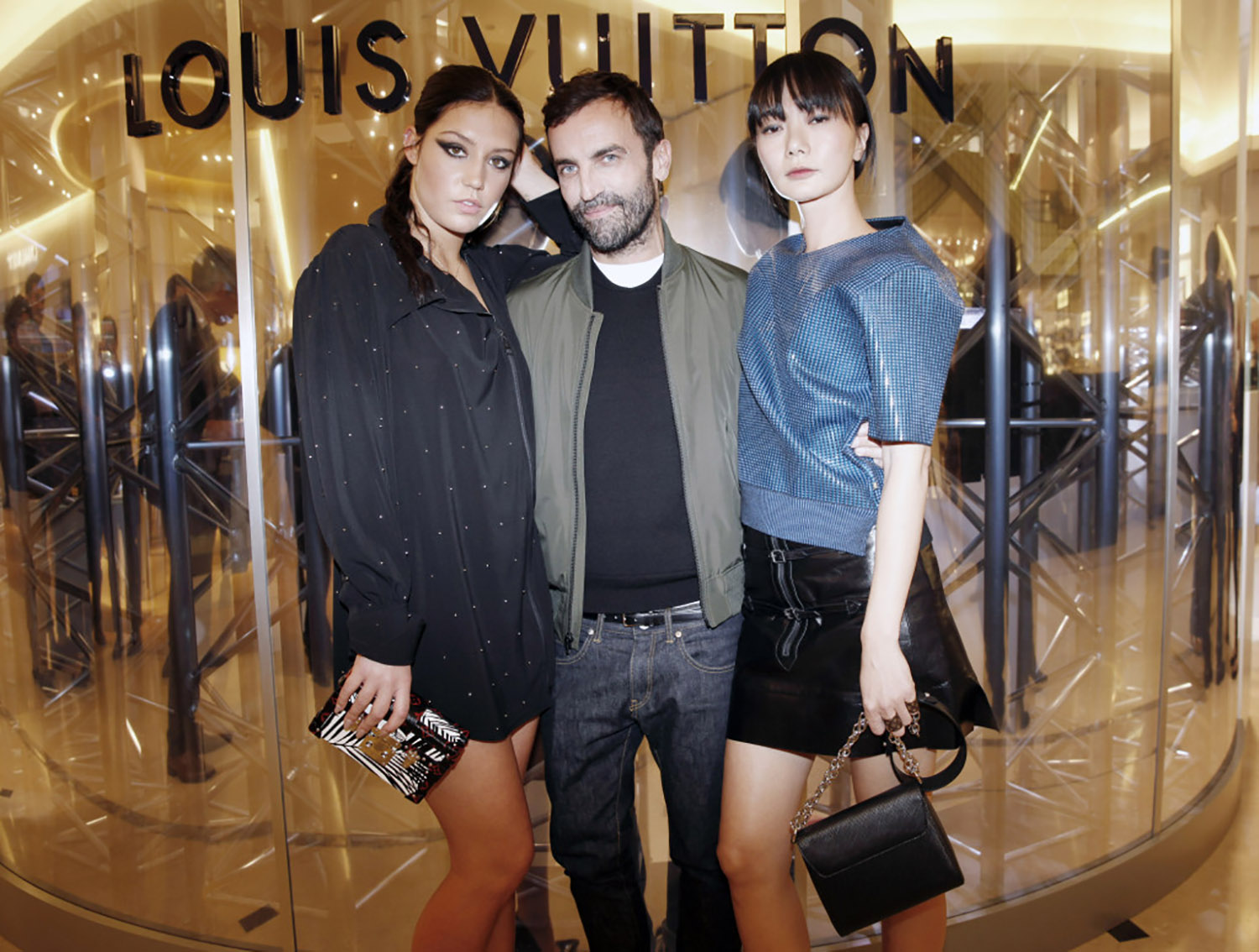 Louis_Vuitton_ON_STAGE_1.jpg