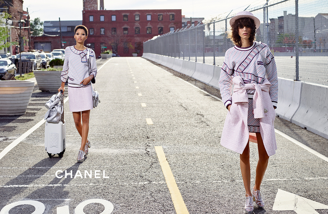 卡爾拉格裴親自掌鏡Chanel_2016春夏廣告_展演輕盈明亮的時髦意象_5.jpg