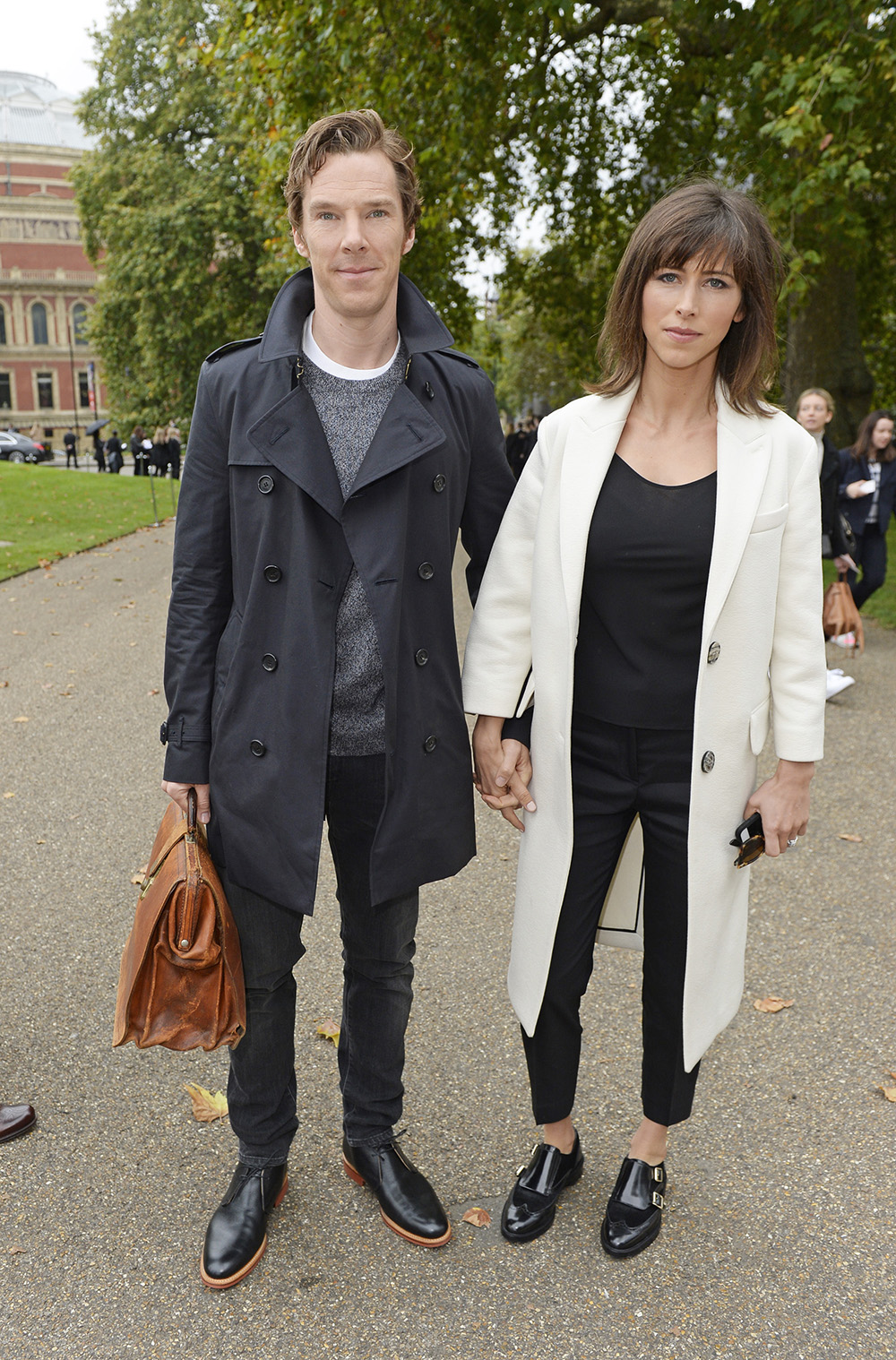 Benedict_Cumberbatch_and_Sophie_Hunter_wearing_Burberry_to_the_Burberry_Womenswear_S_S16_Show.jpg