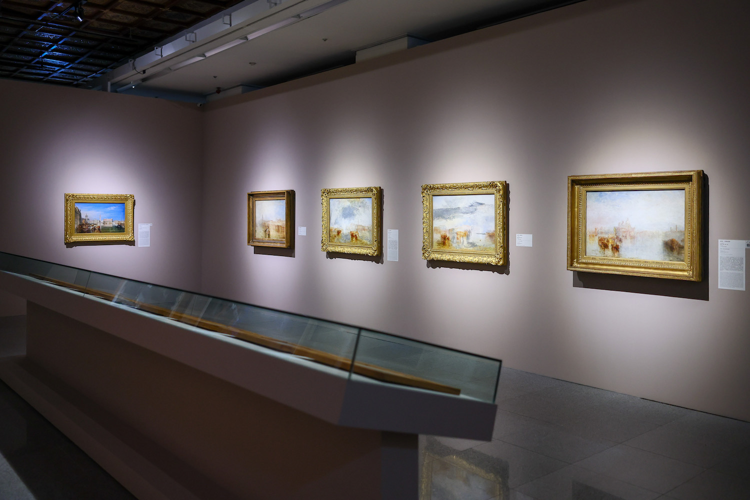 透納250週年最大巡迴展！他畫的不只是風景，而是光本身_展場現場照19。圖：「威廉•透納特展：崇高的迴響」提供.jpg