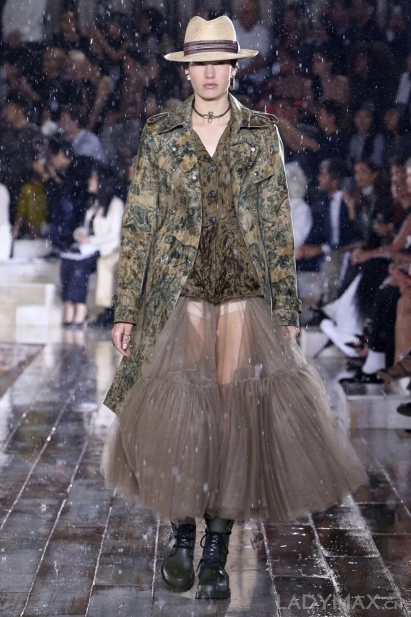 在「暴雨」中前行，Maria_Grazia_Chiuri能把Dior推上新高度嗎？_(12).jpg