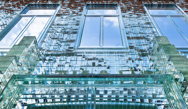 玻璃與紅磚絕美相遇！MVRDV打造夢幻「水晶屋」亮相阿姆斯特丹07.jpg