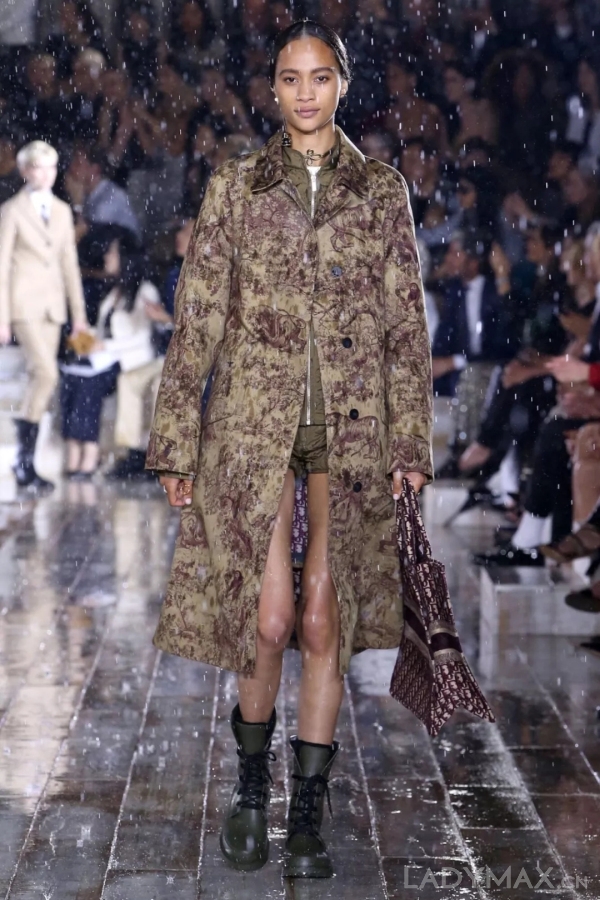在「暴雨」中前行，Maria_Grazia_Chiuri能把Dior推上新高度嗎？_(5).jpg