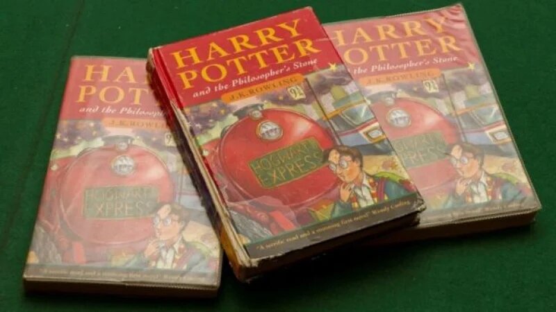 撿到寶！英國女老師從垃圾車撿回《哈利波特》小說，12年後一本書炒價超過44萬⋯_(1).jpg