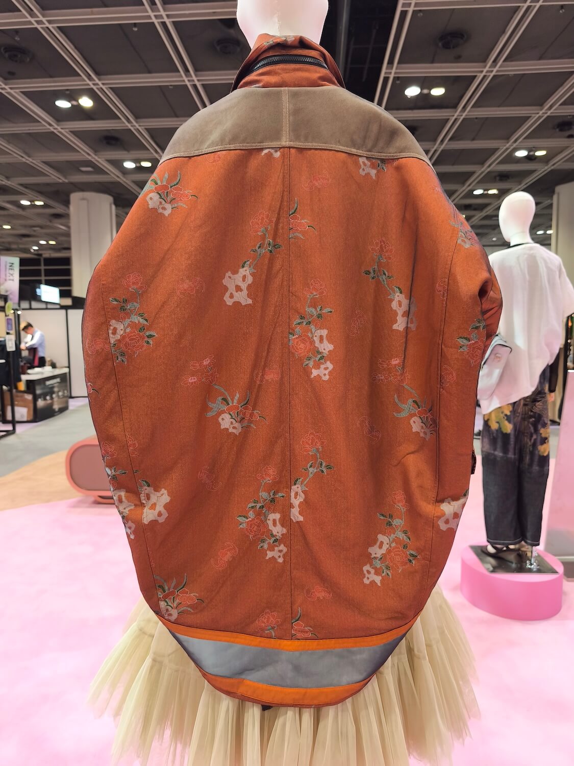 傳統與實驗的溫柔革命！香港時裝節NEXT@Fashion_InStyle如何定義未來衣櫥新面貌？_7.jpg