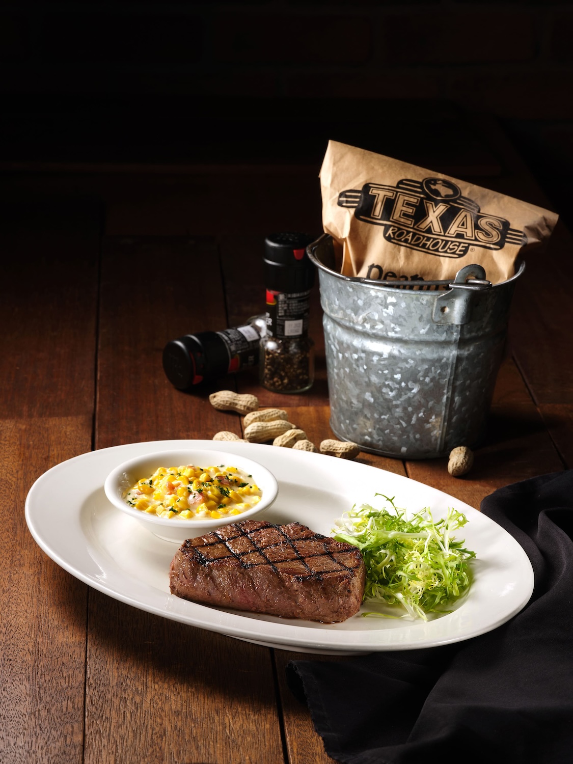 當德州火烤遇上加州陽光！Texas_Roadhouse_3.0與_SALT_STONE_打造落地窗景下的大巨蛋美式生活提案_7_.jpg