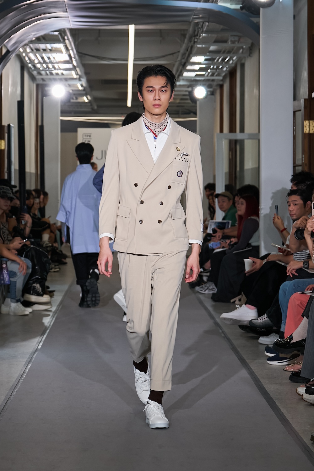 買UNIQLO不就好了？JUST_IN_XX周裕穎用21年制服設計，回答時尚、文化與責任的難題_5.jpg