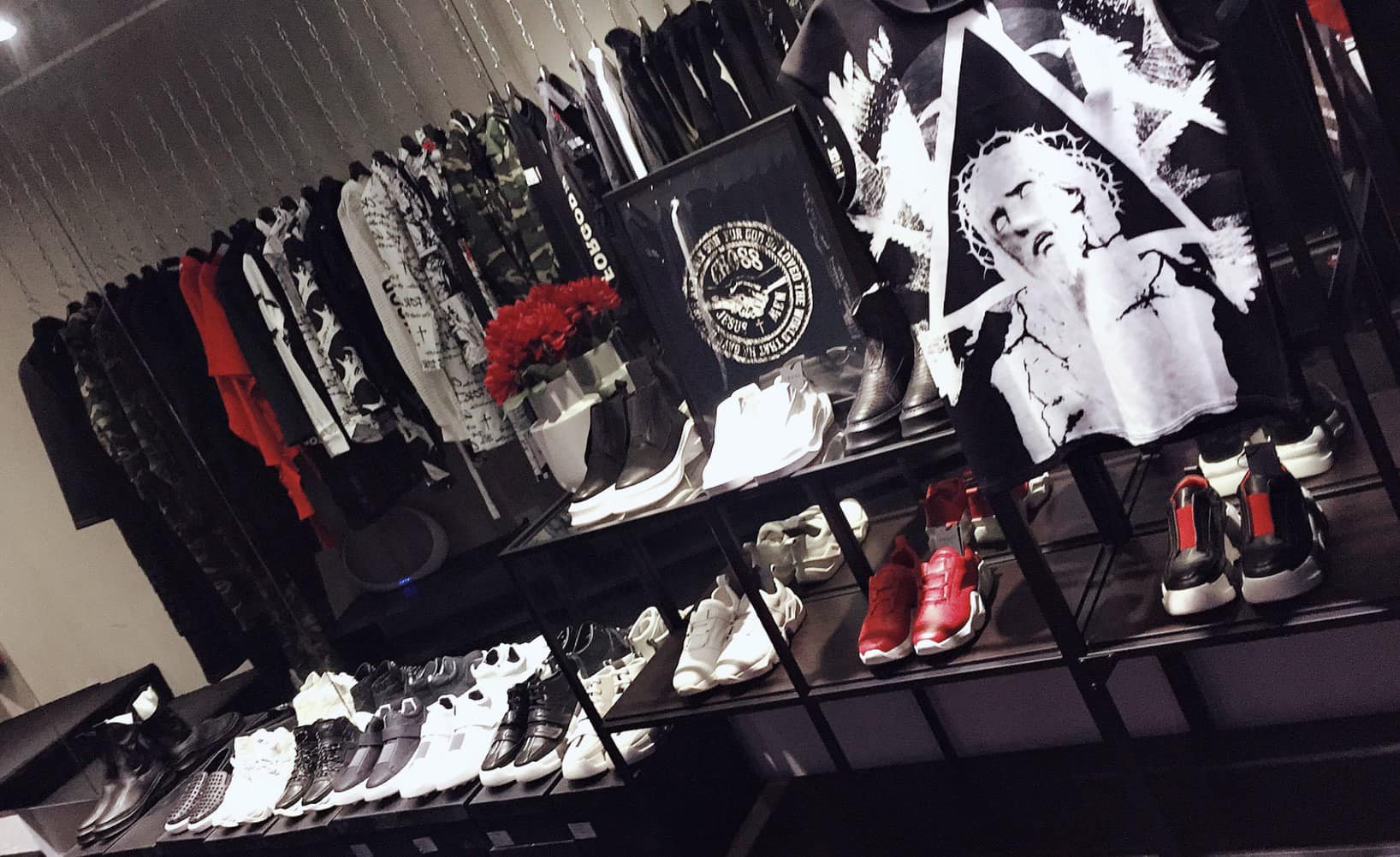 從藝人造型到紐約伸展台：資深造型師高秀娟用20年人生淬鍊的信仰戰袍_00005.jpg