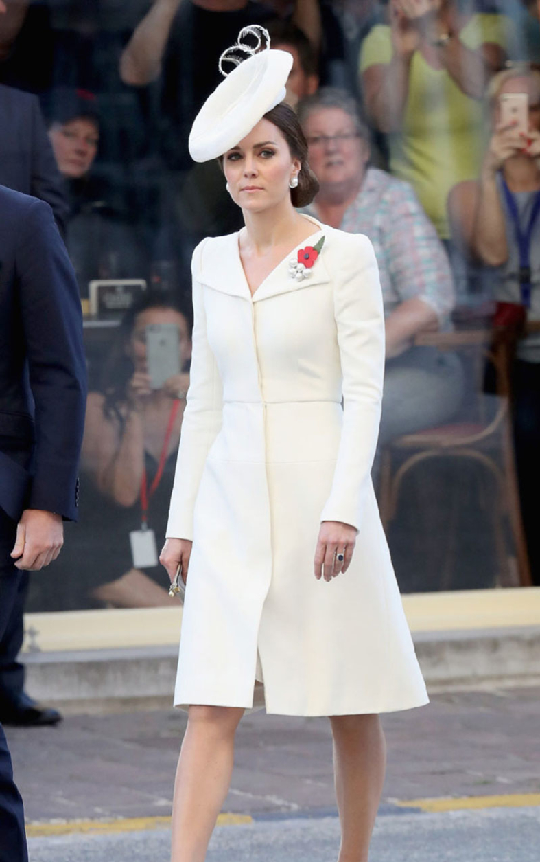 「最節儉王妃」當之無愧_Kate_Middleton舊衣重著有什麼技巧？Alexander_McQueen這條連身裙她已穿了4次！_(4).jpg