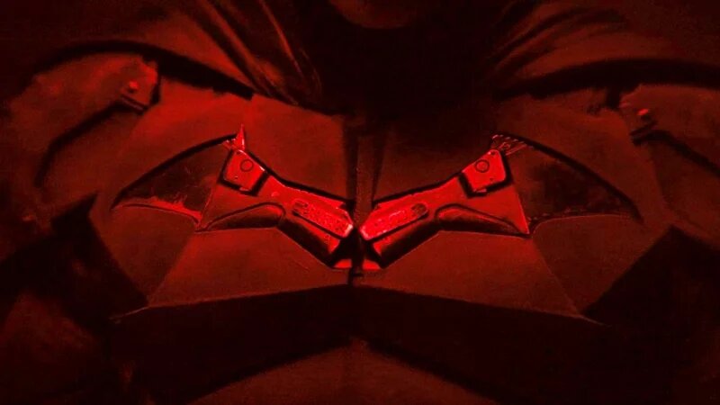 夠帥嗎？羅伯派汀森DC新版《蝙蝠俠》戰袍第一次完整曝光，不見經典黑披風！(2).jpg