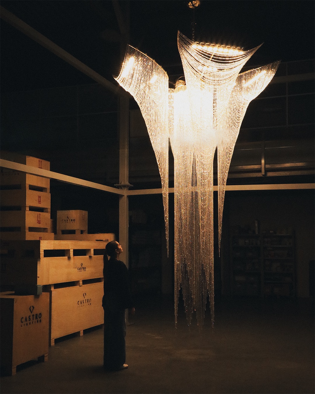 在光影與黃銅之間，Castro_Lighting_以47年工藝重新定義奢華照明_4.jpeg