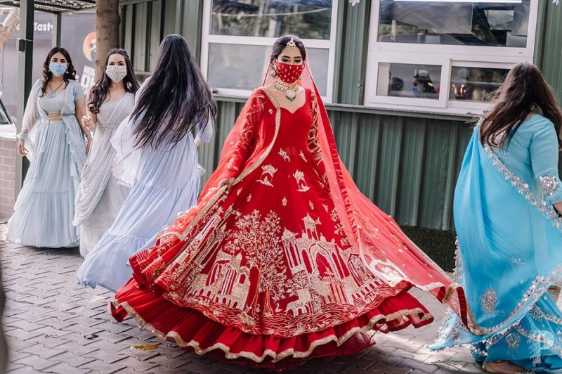 新娘都像仙女！印度開始流行起「口罩婚禮」，網友：怎麼感覺更有一種神秘美了？-12.jpg