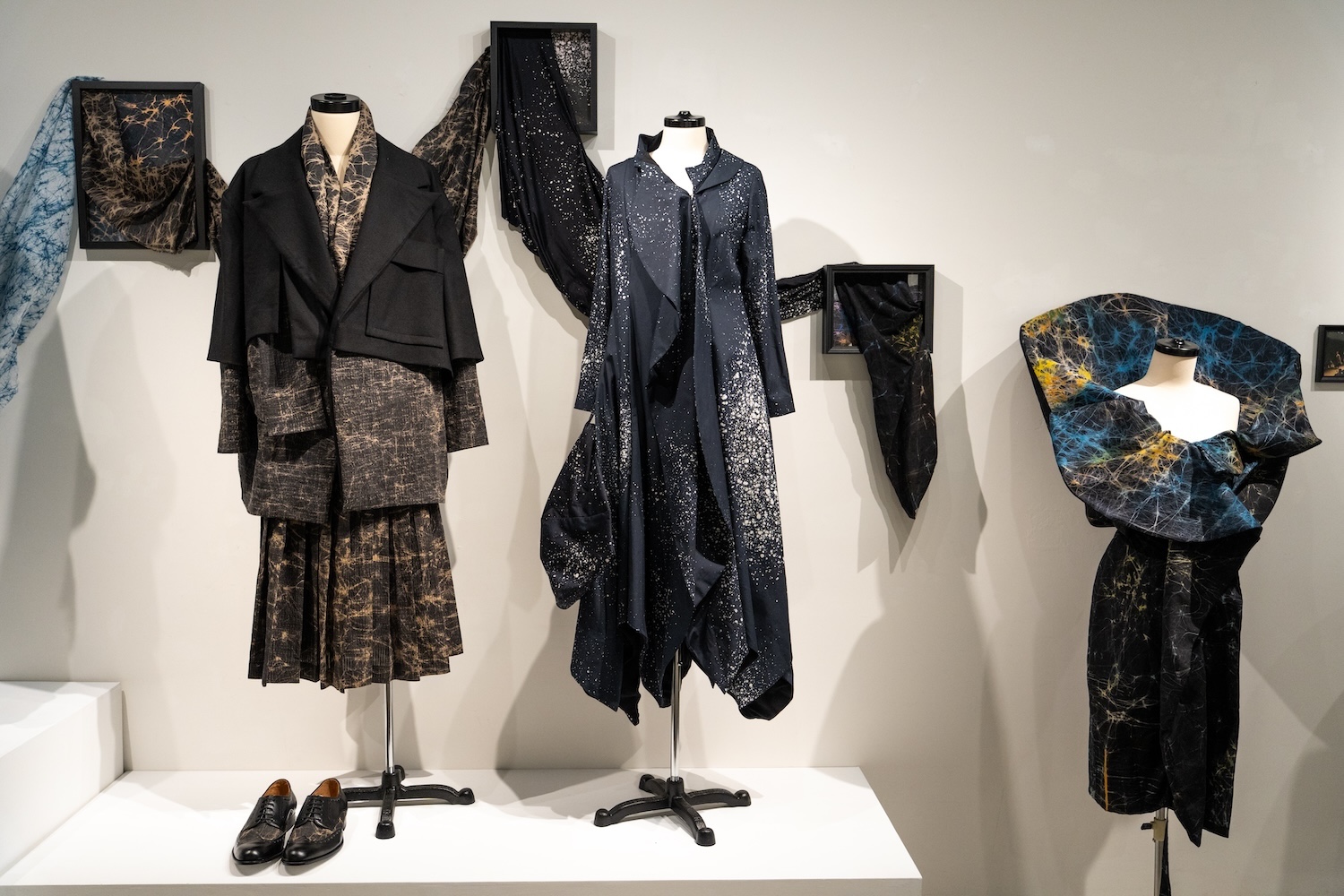 當傳統工藝遇見現代常民：C_JEAN《SA_TA_NA_MA》的跨界實踐_乙皮畫廊展2_照片提供Gary_Lu.jpg