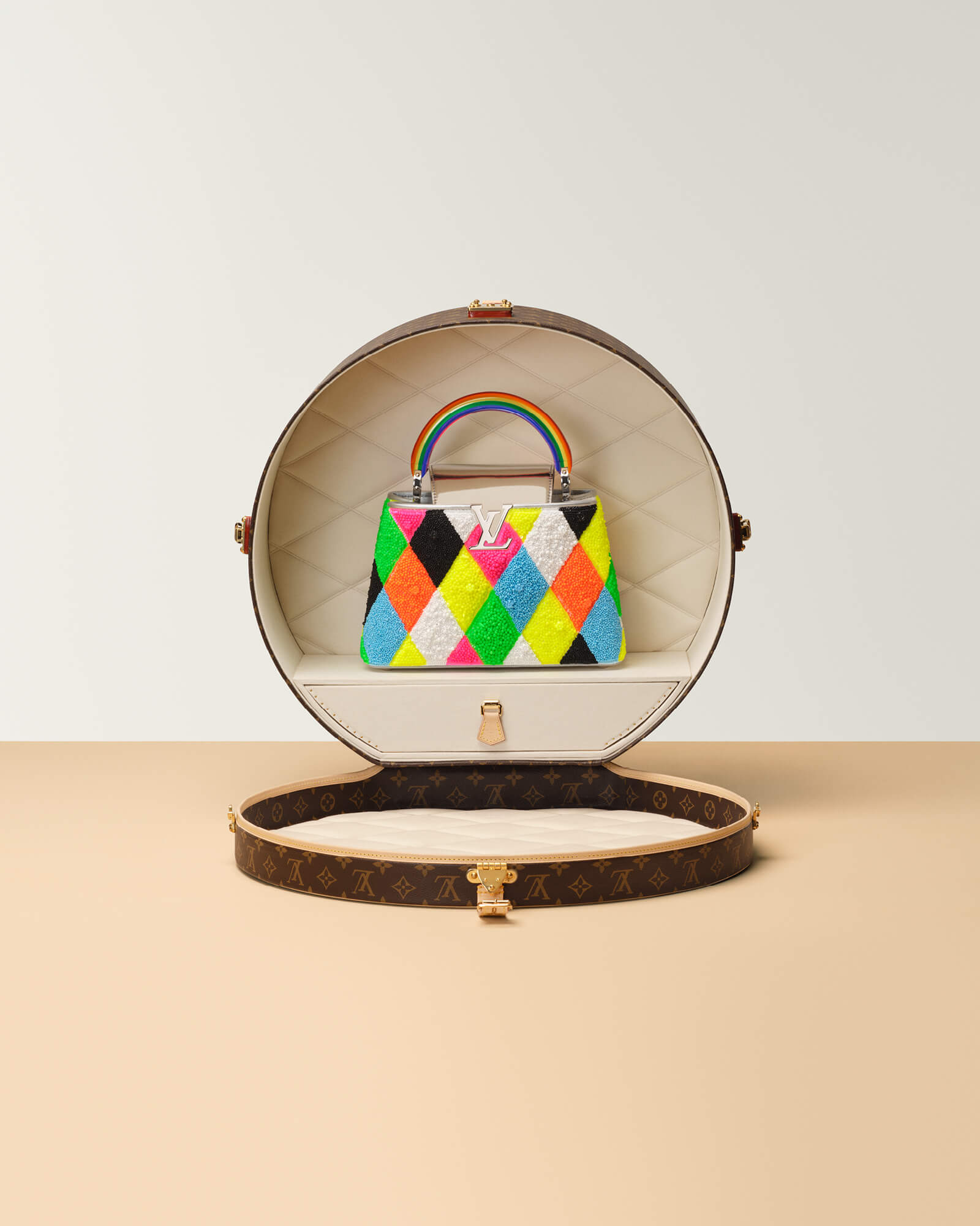 Louis_Vuitton攜手蘇富比為慈善_22款藝術家設計獨特手袋線上競標_00008.jpg