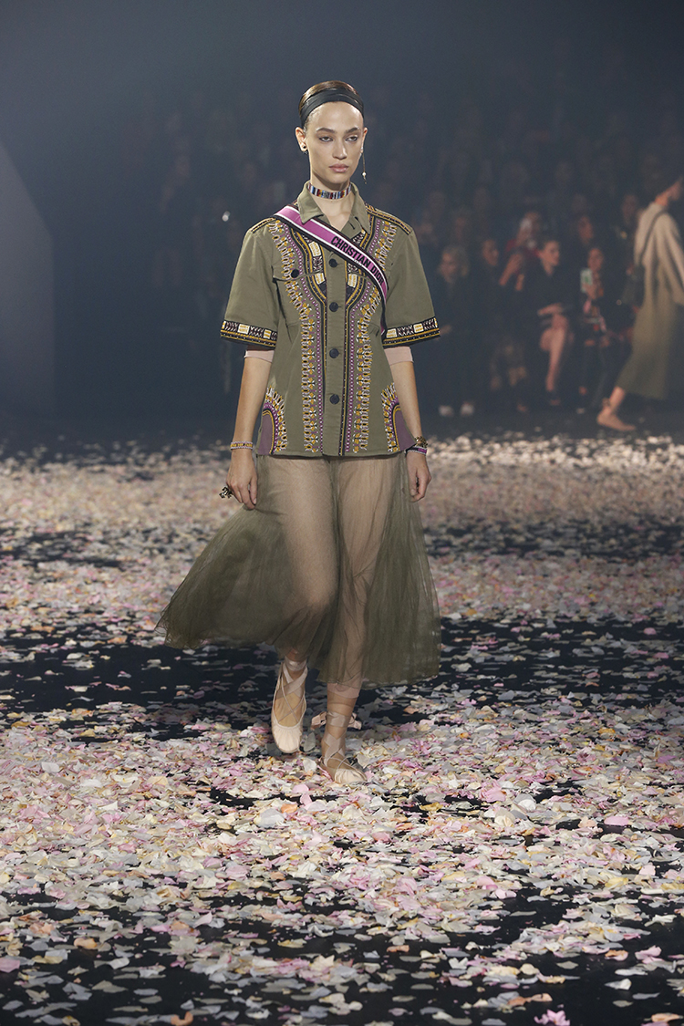 舞出真正的自己！Dior_2019春夏系列結合劇場與走秀_Maria_Grazia_Chiuri：時尚是展現自由的藝術_11.jpg