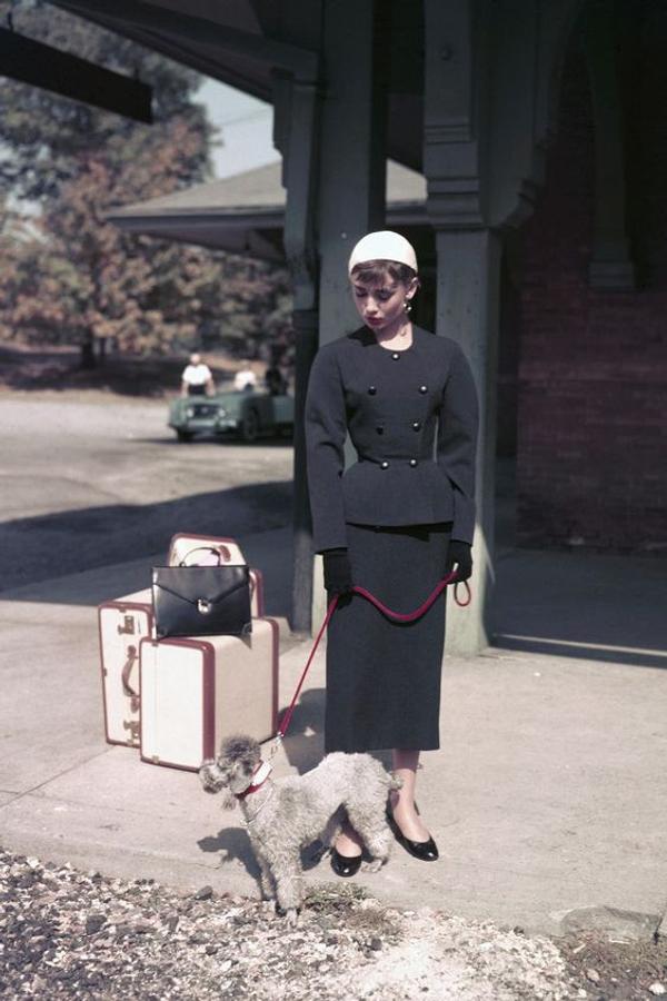 過了半世紀還在紅？細數「50年代網美」的經典造型　原來你手上的包就是她揹紅的！_(19).jpg
