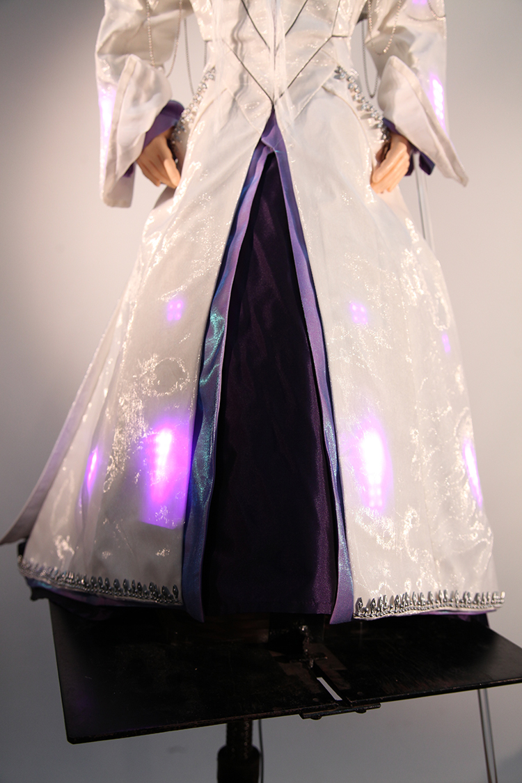 素還真變身《駭客任務》？台灣設計師汪俐伶用超薄LED面料打造科幻時裝_(5).JPG