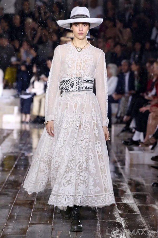 在「暴雨」中前行，Maria_Grazia_Chiuri能把Dior推上新高度嗎？_(14).jpg