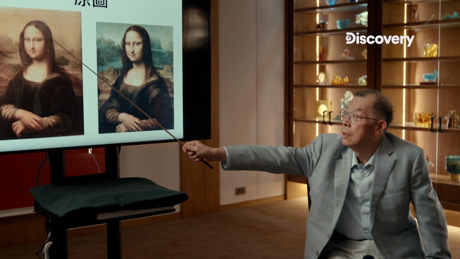 跨越五百年的神秘微笑藏在台灣？藝術收藏家黃崇仁以科學視角解密「最年輕的蒙娜麗莎」_黃崇仁博士比對兩版本《蒙娜麗莎》，提出證據指向年輕版亦出自達文西之手。.jpg