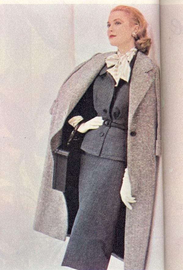 過了半世紀還在紅？細數「50年代網美」的經典造型　原來你手上的包就是她揹紅的！_(17).jpg