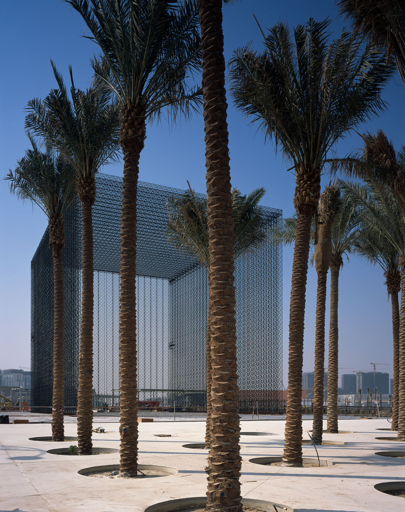 2020杜拜世博奇幻大門！英國建築師Asif_Khan讓阿拉伯傳統窗花化身黑色光影大門(5).jpg