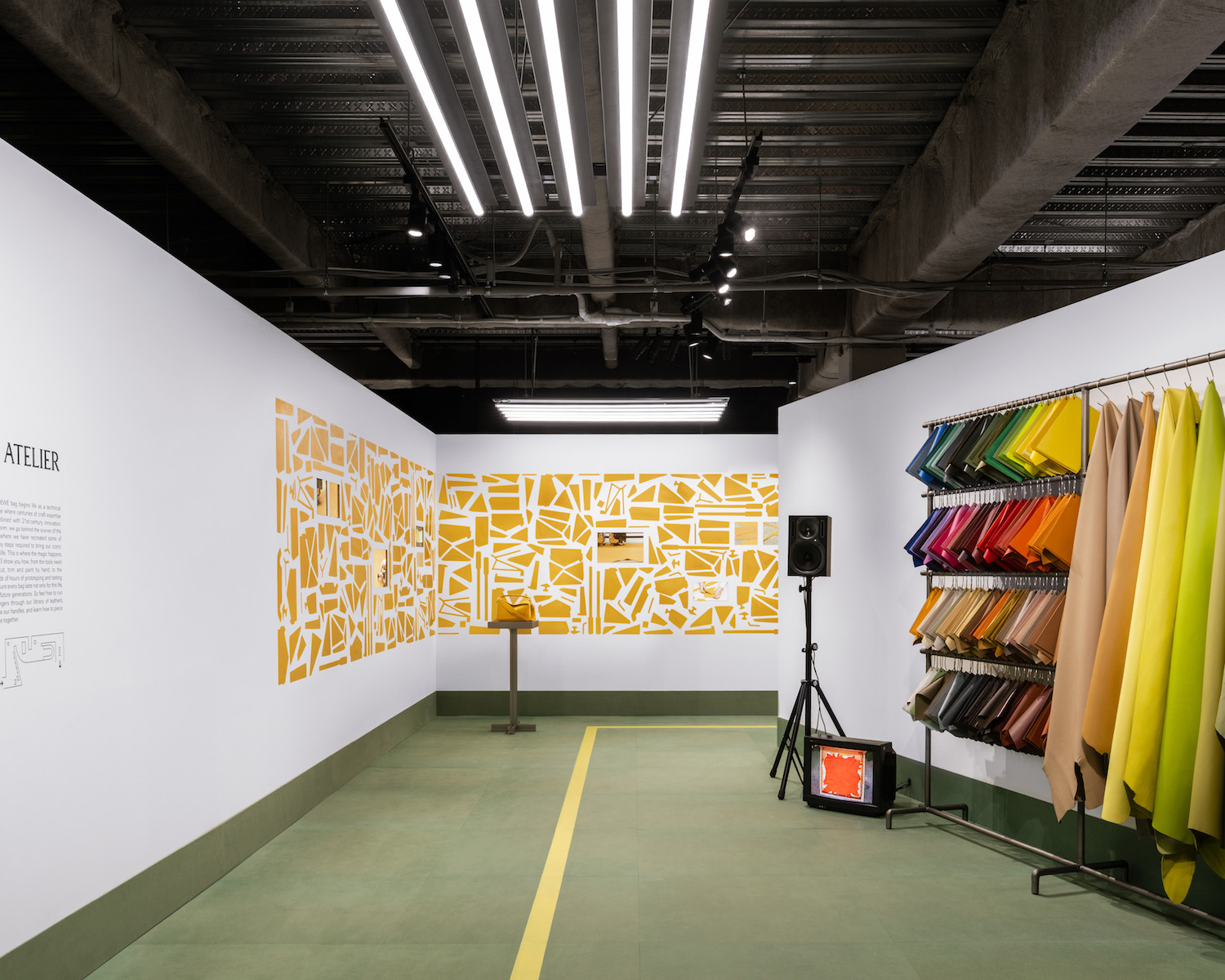 探索LOEWE的靈感世界！《Crafted_World》東京展_續寫西班牙傳統與手工藝的讚歌_LOEWE_TOKYO_EXHIBITION_SPACE_CAPTURE_RGB_CROPPED_5X4_2.jpg